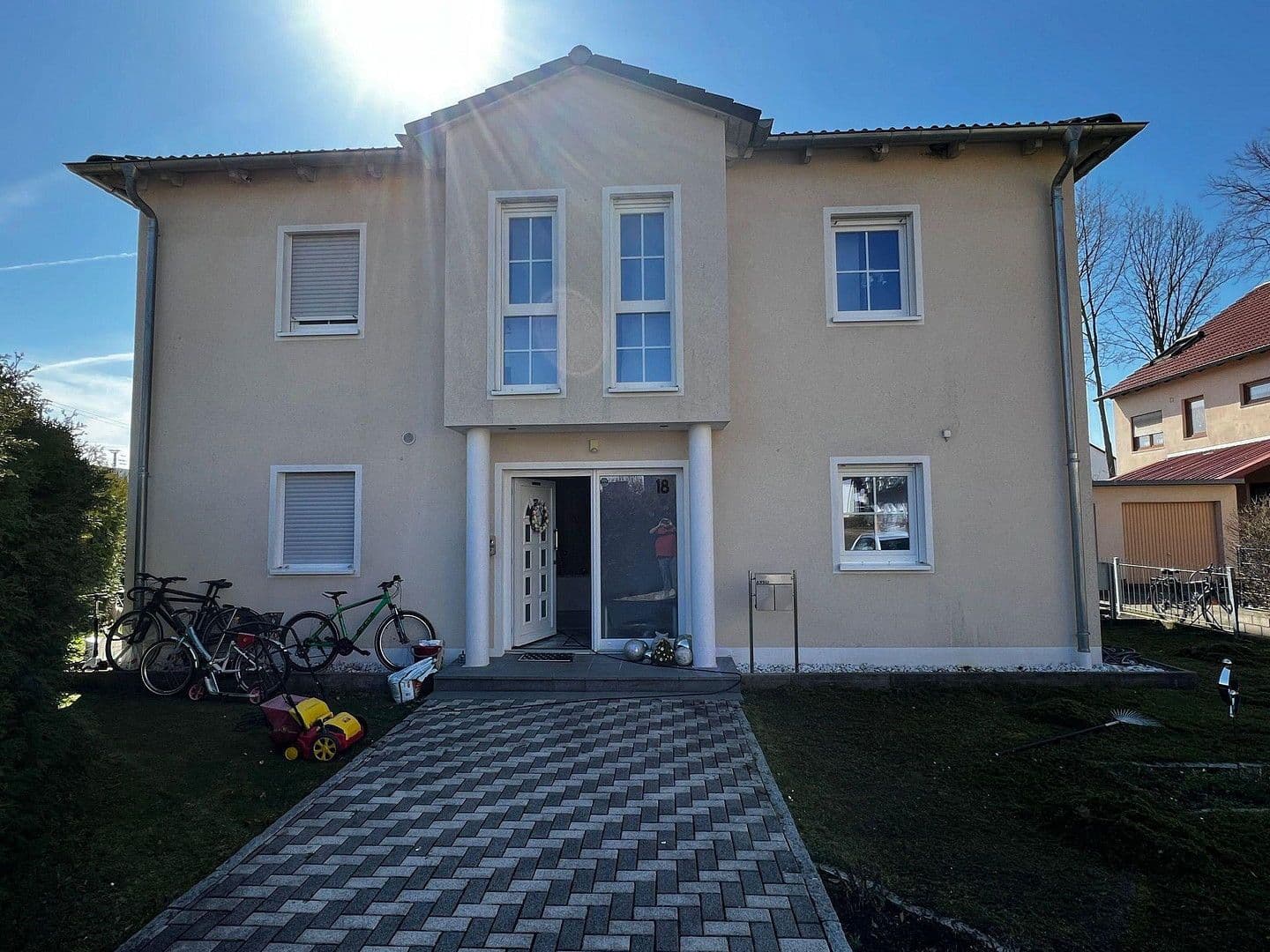 Predaj domu 170 m², pozemek 617 m², Erlangen, Bavorsko Predaj domu 170 m², pozemek 617 m², Erlangen, Bavorsko