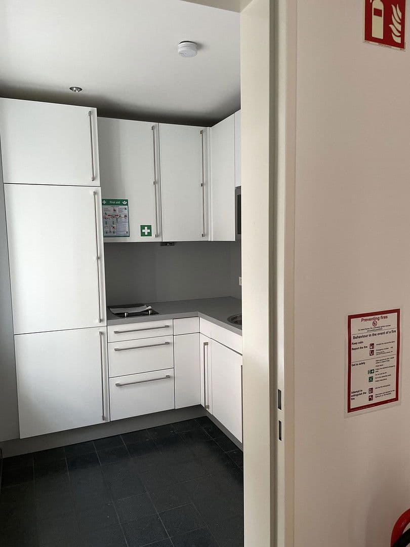 Prenájom kancelárie 414 m², München, Bavorsko Prenájom kancelárie 414 m², München, Bavorsko