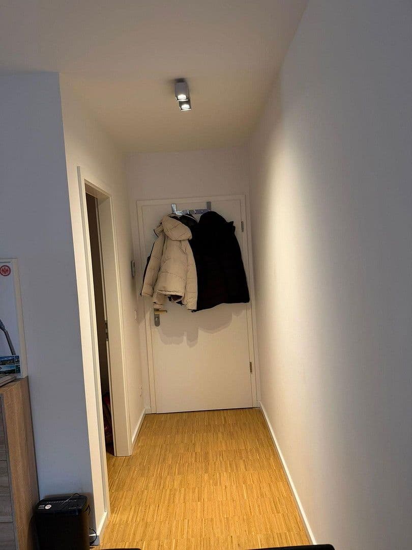 Prenájom bytu 2-izbový 45 m², Frankfurt am Main, Hesensko Prenájom bytu 2-izbový 45 m², Frankfurt am Main, Hesensko