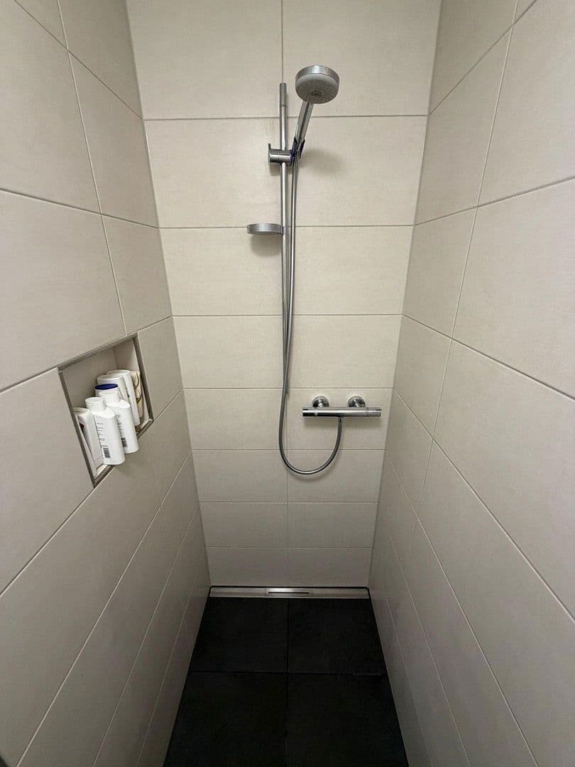 Prenájom bytu 2-izbový 45 m², Frankfurt am Main, Hesensko Prenájom bytu 2-izbový 45 m², Frankfurt am Main, Hesensko