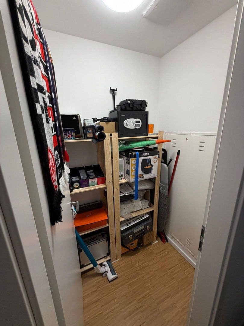 Prenájom bytu 2-izbový 45 m², Frankfurt am Main, Hesensko Prenájom bytu 2-izbový 45 m², Frankfurt am Main, Hesensko