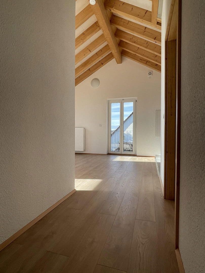 Prenájom bytu 3-izbový 90 m², Frickenhausen, Bádensko-Wurttembersko Prenájom bytu 3-izbový 90 m², Frickenhausen, Bádensko-Wurttembersko