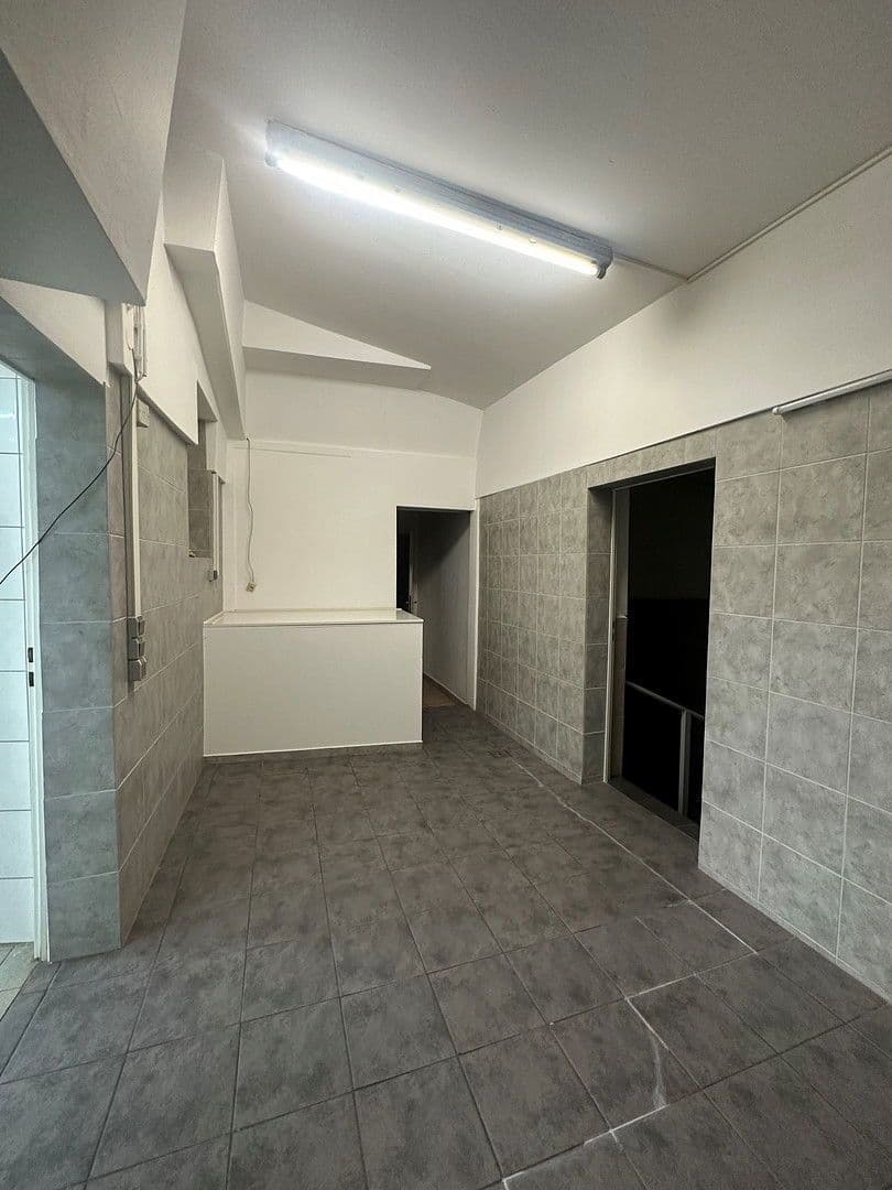 Prenájom nebytového priestoru 90 m², Antoniterstr. 54, Alzey, Porýnie-Falcko Prenájom nebytového priestoru 90 m², Antoniterstr. 54, Alzey, Porýnie-Falcko