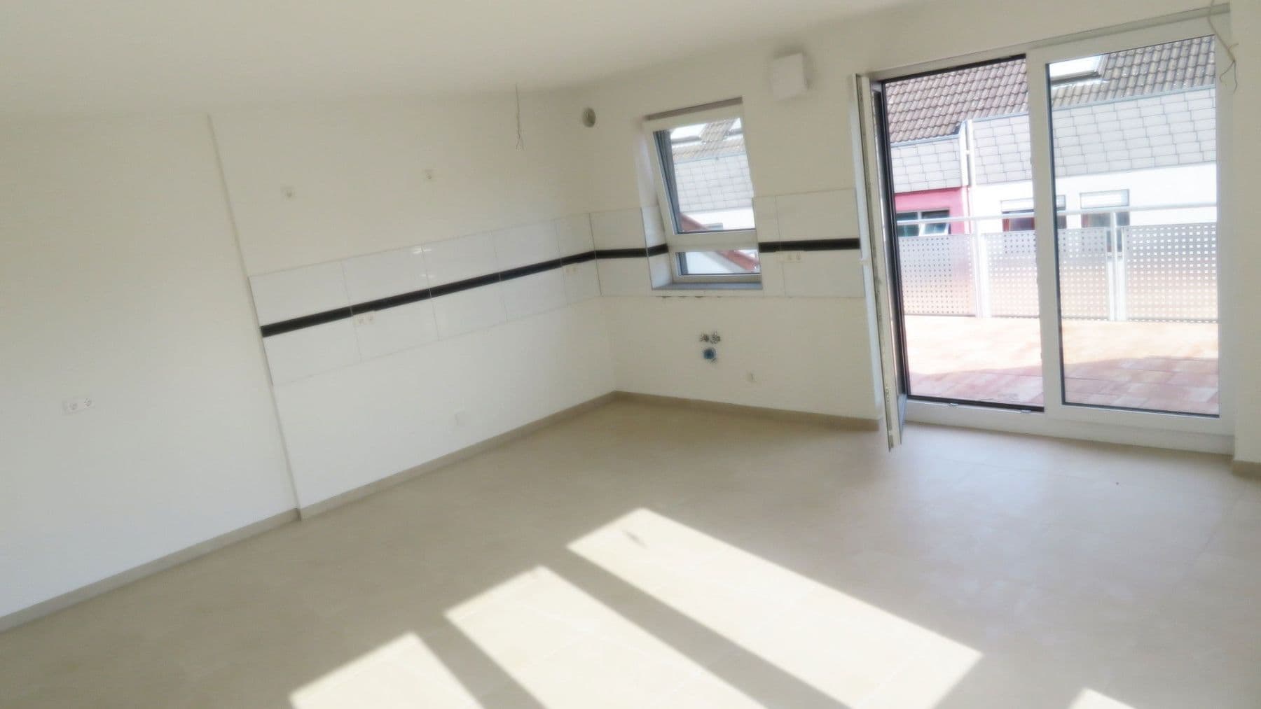 Prenájom bytu 4-izbový 110 m², Gartenstraße 20, Bad Rappenau, Bádensko-Wurttembersko Prenájom bytu 4-izbový 110 m², Gartenstraße 20, Bad Rappenau, Bádensko-Wurttembersko