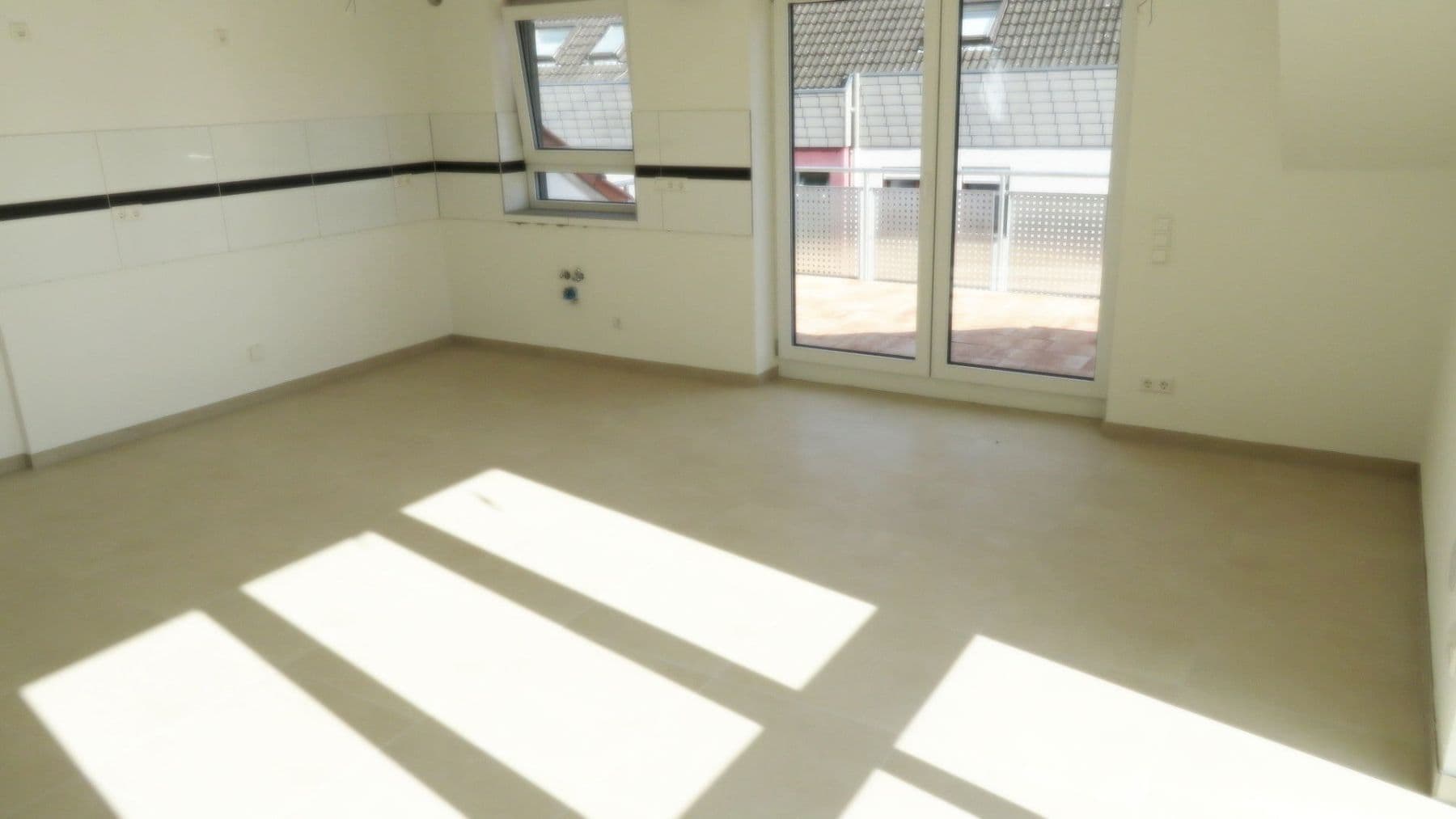 Prenájom bytu 4-izbový 110 m², Gartenstraße 20, Bad Rappenau, Bádensko-Wurttembersko Prenájom bytu 4-izbový 110 m², Gartenstraße 20, Bad Rappenau, Bádensko-Wurttembersko