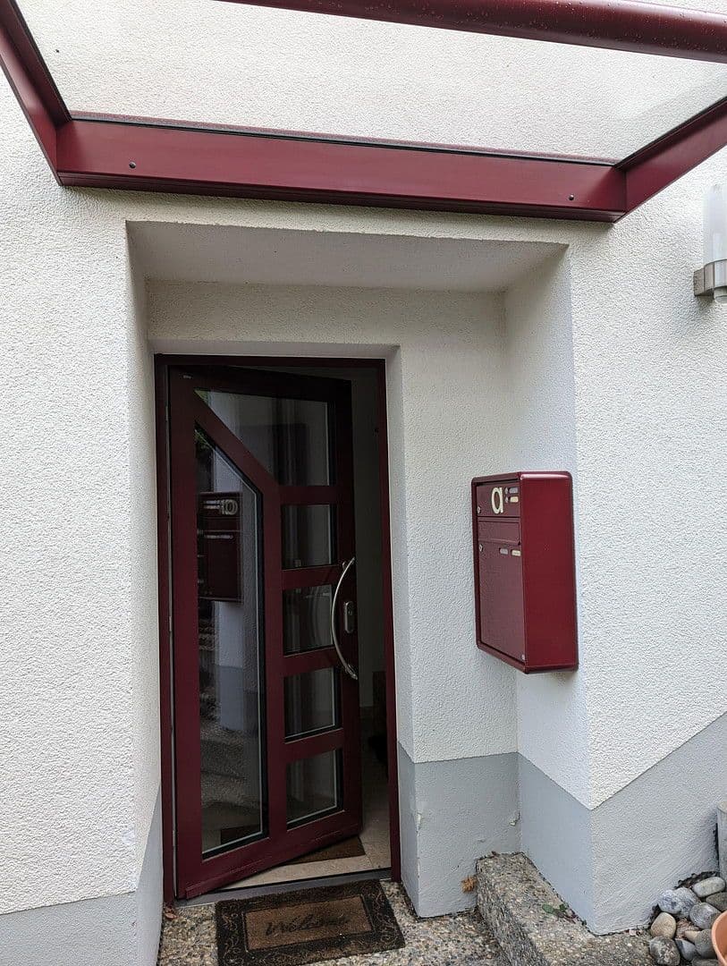 Prenájom bytu 2-izbový 50 m², Ulm, Bádensko-Wurttembersko Prenájom bytu 2-izbový 50 m², Ulm, Bádensko-Wurttembersko