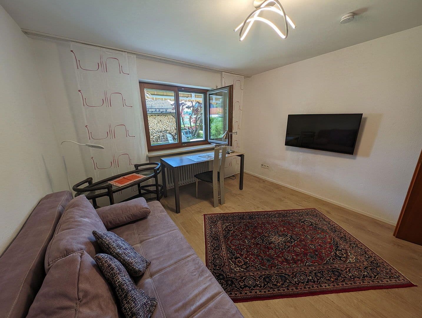 Prenájom bytu 2-izbový 50 m², Ulm, Bádensko-Wurttembersko Prenájom bytu 2-izbový 50 m², Ulm, Bádensko-Wurttembersko