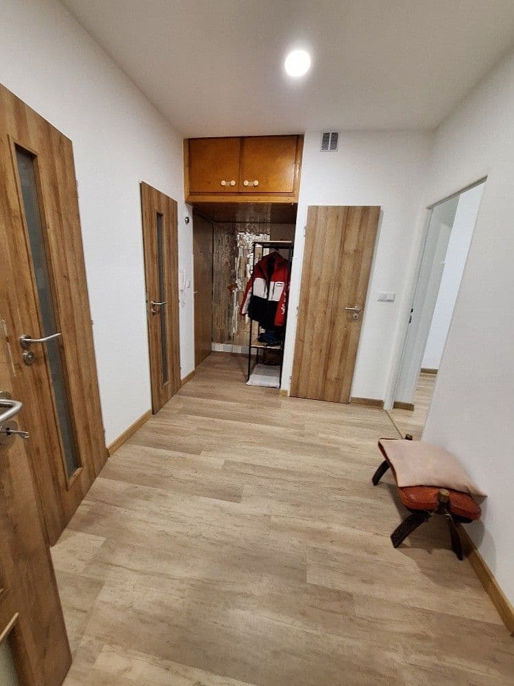 Prenájom bytu 3-izbový 84 m², Čajkovského, Hradec Králové, Královéhradecký kraj Prenájom bytu 3-izbový 84 m², Čajkovského, Hradec Králové, Královéhradecký kraj