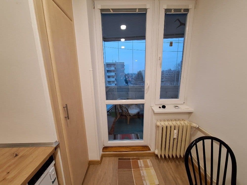 Prenájom bytu 3-izbový 84 m², Čajkovského, Hradec Králové, Královéhradecký kraj Prenájom bytu 3-izbový 84 m², Čajkovského, Hradec Králové, Královéhradecký kraj