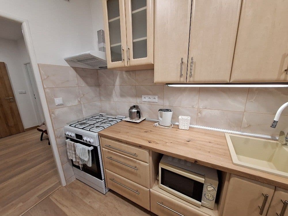 Prenájom bytu 3-izbový 84 m², Čajkovského, Hradec Králové, Královéhradecký kraj Prenájom bytu 3-izbový 84 m², Čajkovského, Hradec Králové, Královéhradecký kraj