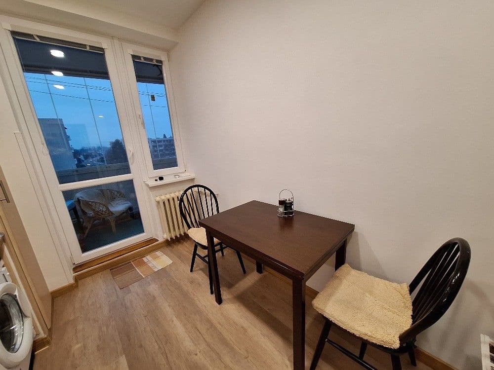 Prenájom bytu 3-izbový 84 m², Čajkovského, Hradec Králové, Královéhradecký kraj Prenájom bytu 3-izbový 84 m², Čajkovského, Hradec Králové, Královéhradecký kraj