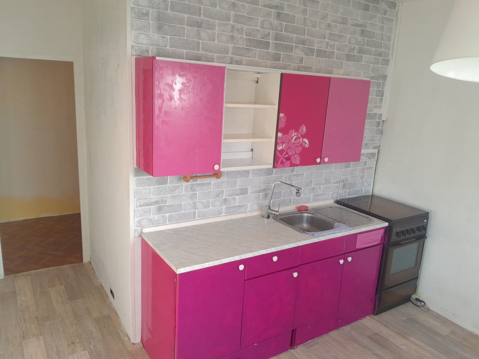 Predaj bytu 2-izbový 62 m², Pařížská, Kladno, Středočeský kraj Predaj bytu 2-izbový 62 m², Pařížská, Kladno, Středočeský kraj