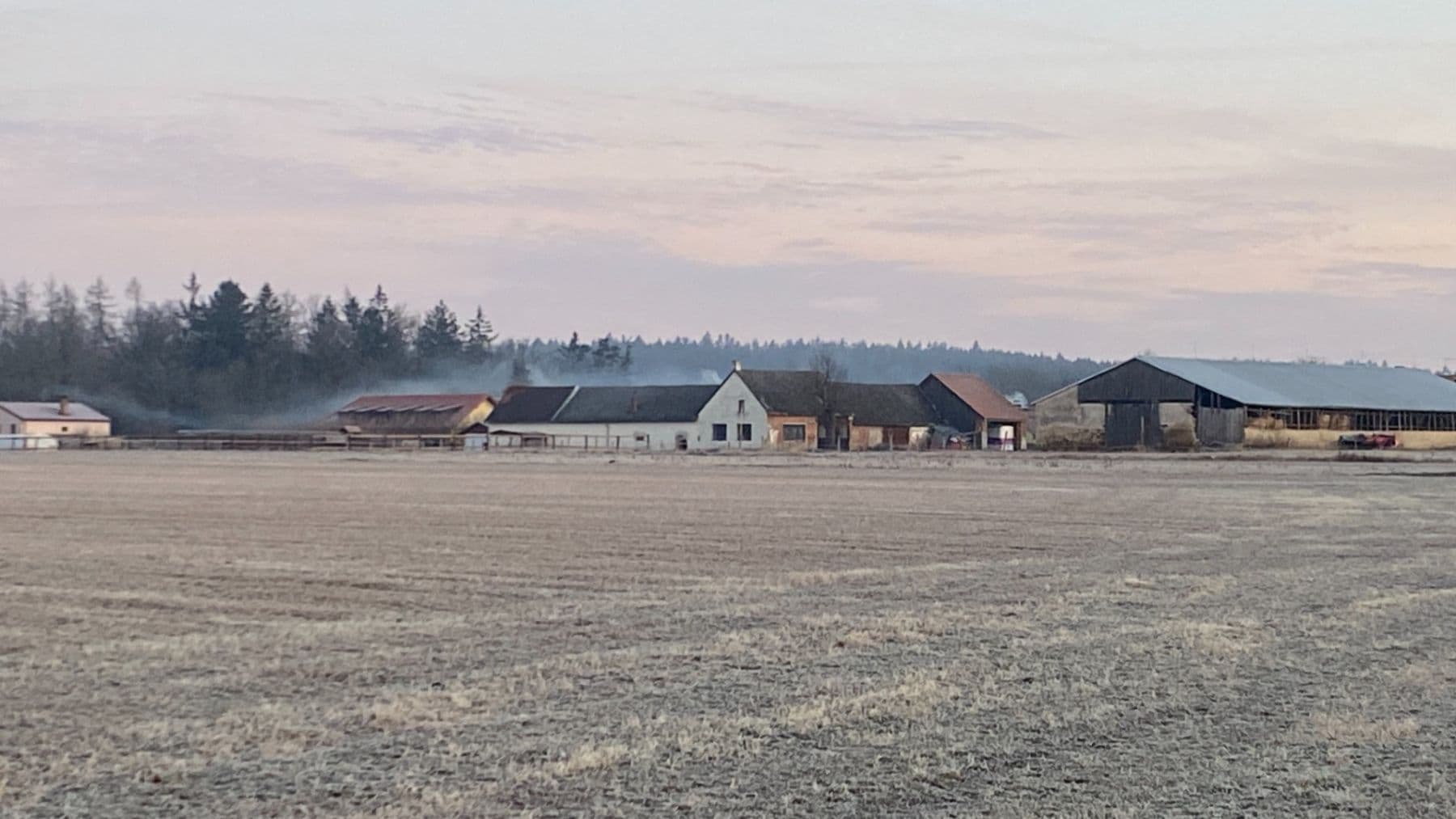 Predaj domu 1.577 m², pozemek 27.215 m², Pluhův Žďár, Jihočeský kraj Predaj domu 1.577 m², pozemek 27.215 m², Pluhův Žďár, Jihočeský kraj