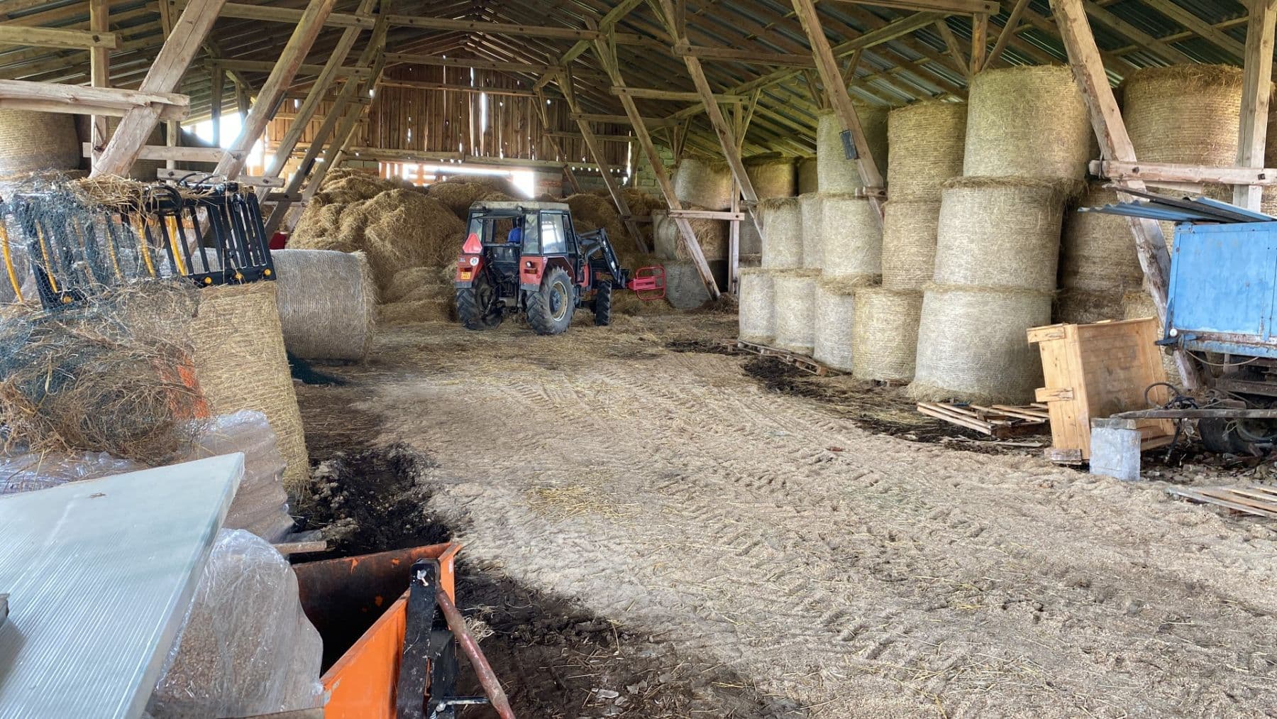 Predaj domu 1.577 m², pozemek 27.215 m², Pluhův Žďár, Jihočeský kraj Predaj domu 1.577 m², pozemek 27.215 m², Pluhův Žďár, Jihočeský kraj