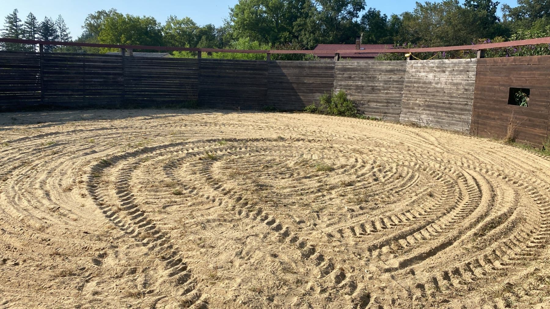 Predaj domu 1.577 m², pozemek 27.215 m², Pluhův Žďár, Jihočeský kraj Predaj domu 1.577 m², pozemek 27.215 m², Pluhův Žďár, Jihočeský kraj