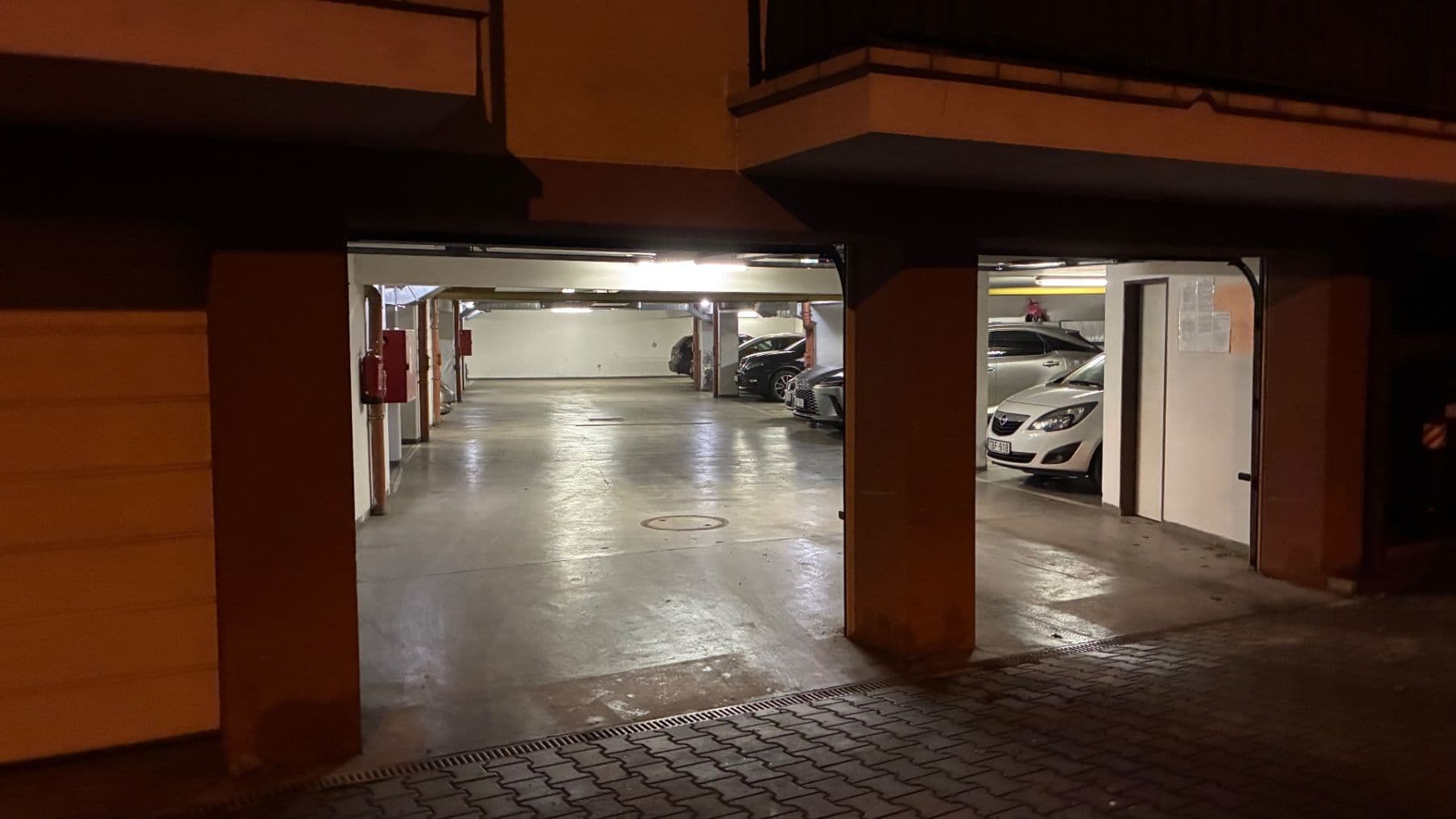 Prenájom garáže 13 m², Pitkovická, Praha, Praha Prenájom garáže 13 m², Pitkovická, Praha, Praha