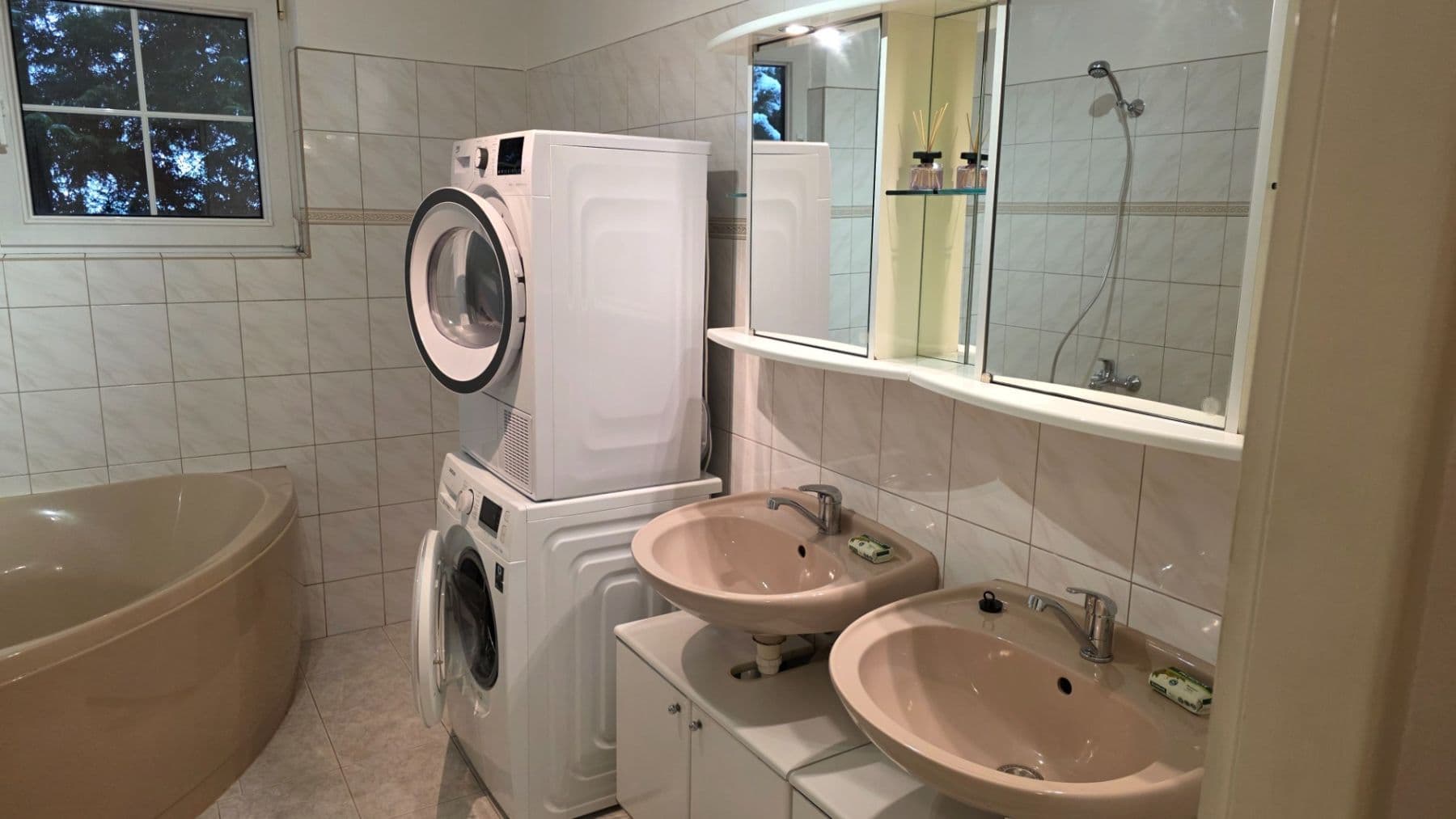 Prenájom domu 365 m², pozemek 600 m², V Březinkách, Praha, Praha Prenájom domu 365 m², pozemek 600 m², V Březinkách, Praha, Praha