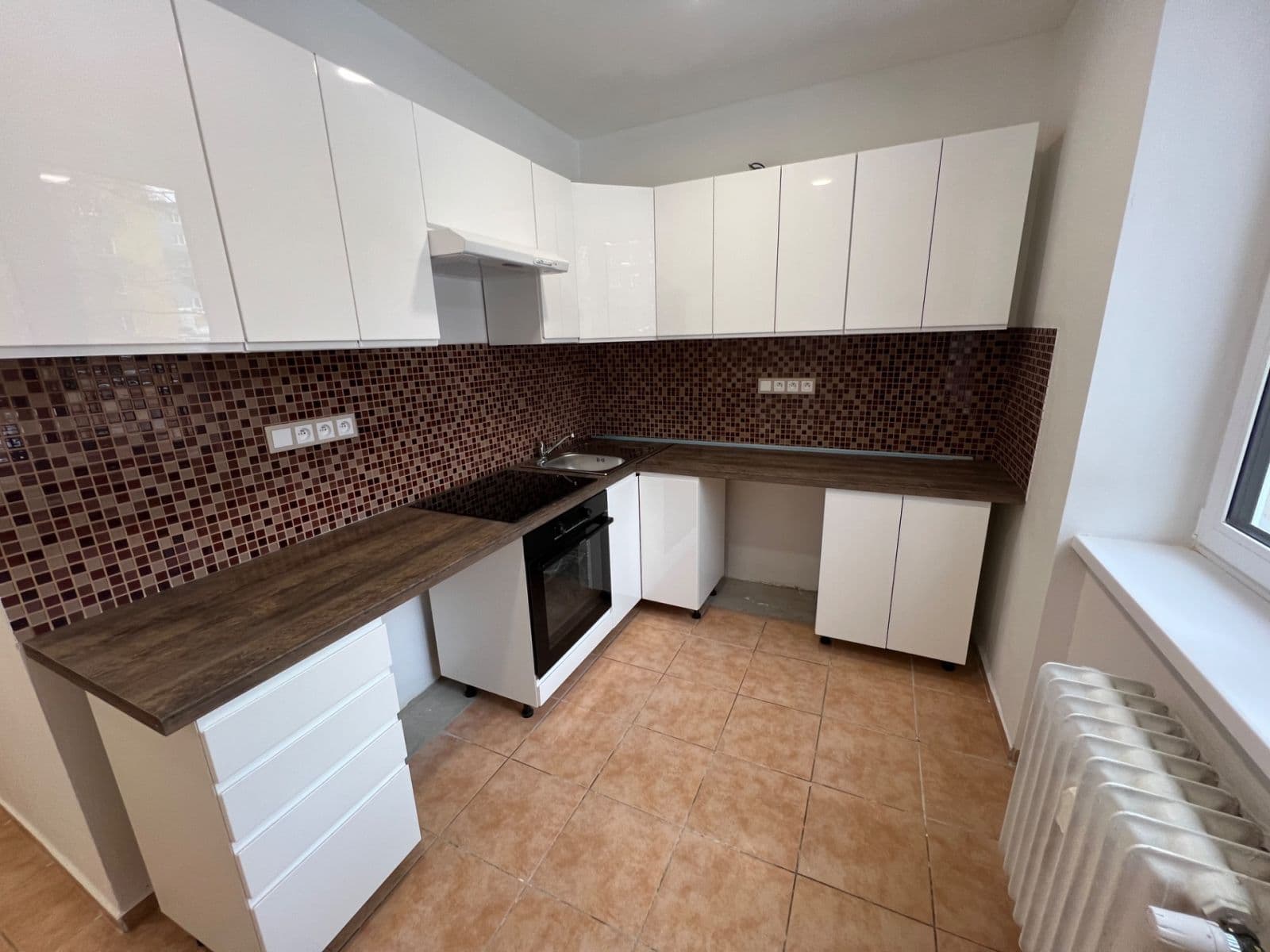 Prenájom bytu 3-izbový 73 m², Šmeralova, Karlovy Vary, Karlovarský kraj Prenájom bytu 3-izbový 73 m², Šmeralova, Karlovy Vary, Karlovarský kraj