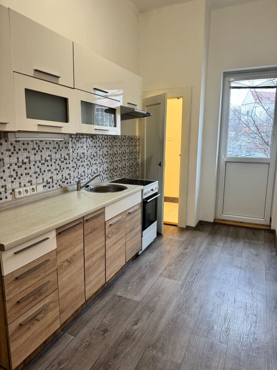 Prenájom bytu 2-izbový 55 m², Na Dolinách, Praha, Praha Prenájom bytu 2-izbový 55 m², Na Dolinách, Praha, Praha