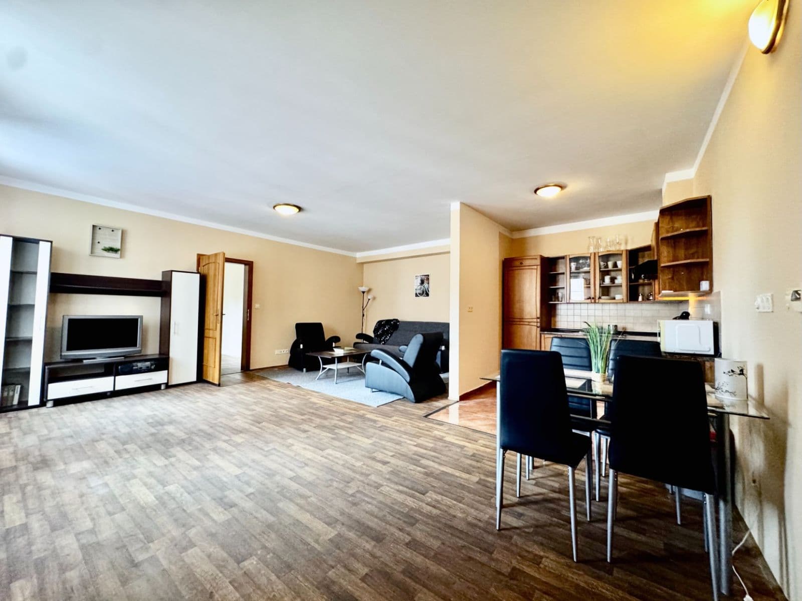 Prenájom bytu 2-izbový 72 m², Ve Smečkách, Praha, Praha Prenájom bytu 2-izbový 72 m², Ve Smečkách, Praha, Praha