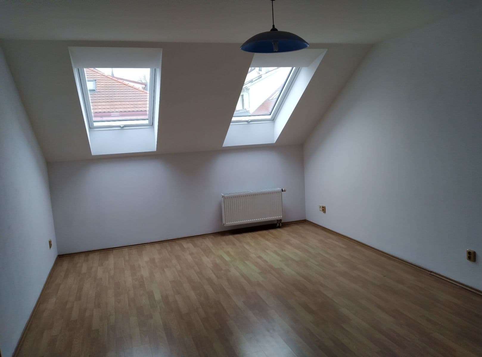 Prenájom bytu 3-izbový 100 m², Neklanova, Praha, Praha Prenájom bytu 3-izbový 100 m², Neklanova, Praha, Praha