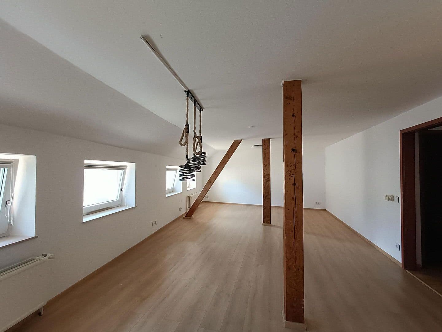 Prenájom bytu 3-izbový 85 m², Wilhelmstraße 37a, Lüdenscheid, Severné Porýnie - Westfálsko Prenájom bytu 3-izbový 85 m², Wilhelmstraße 37a, Lüdenscheid, Severné Porýnie - Westfálsko