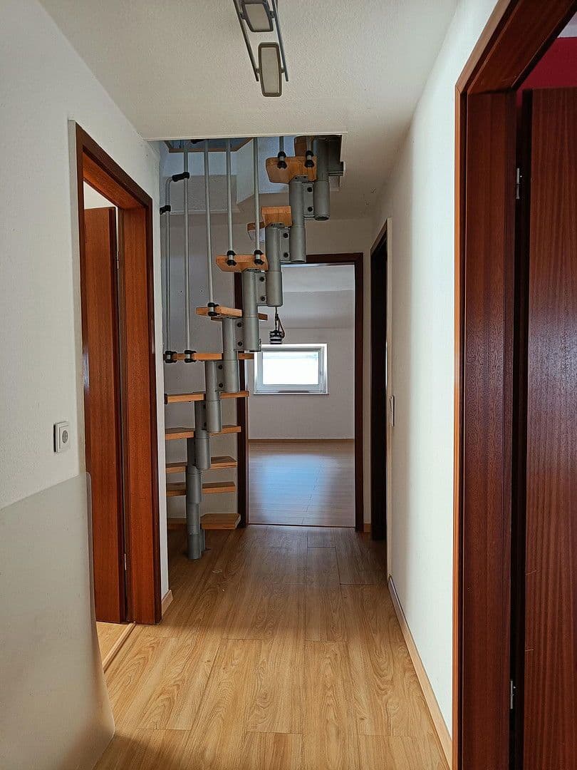 Prenájom bytu 3-izbový 85 m², Wilhelmstraße 37a, Lüdenscheid, Severné Porýnie - Westfálsko Prenájom bytu 3-izbový 85 m², Wilhelmstraße 37a, Lüdenscheid, Severné Porýnie - Westfálsko