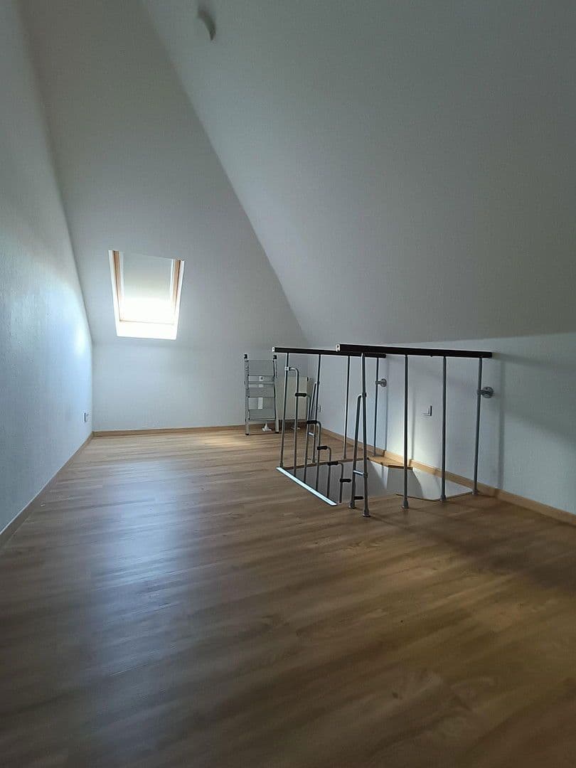 Prenájom bytu 3-izbový 85 m², Wilhelmstraße 37a, Lüdenscheid, Severné Porýnie - Westfálsko Prenájom bytu 3-izbový 85 m², Wilhelmstraße 37a, Lüdenscheid, Severné Porýnie - Westfálsko