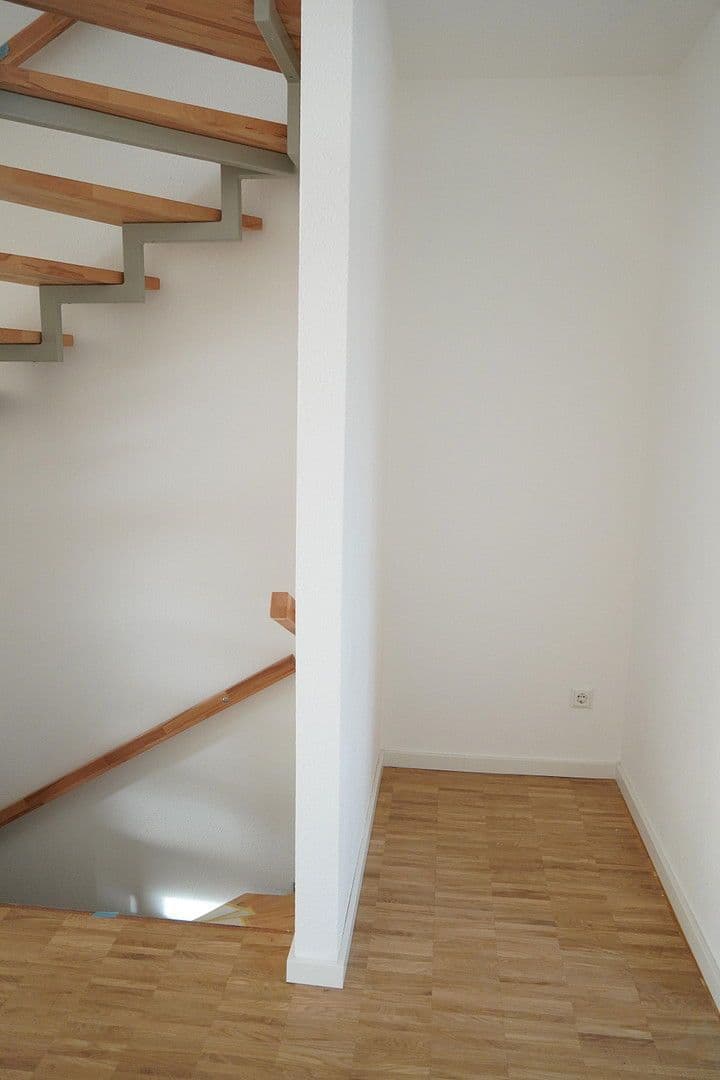 Prenájom domu 132 m², pozemek 180 m², Hölderlinstraße 26d, Pforzheim, Bádensko-Wurttembersko Prenájom domu 132 m², pozemek 180 m², Hölderlinstraße 26d, Pforzheim, Bádensko-Wurttembersko