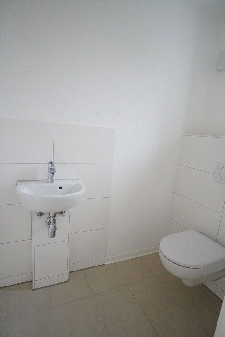 Prenájom domu 132 m², pozemek 180 m², Hölderlinstraße 26d, Pforzheim, Bádensko-Wurttembersko Prenájom domu 132 m², pozemek 180 m², Hölderlinstraße 26d, Pforzheim, Bádensko-Wurttembersko