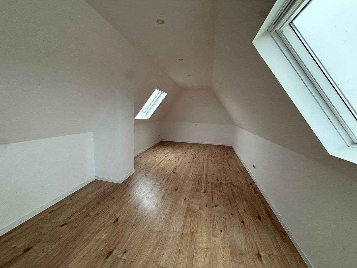 Prenájom bytu 3-izbový 116 m², Herxheim bei Landau/Pfalz, Porýnie-Falcko Prenájom bytu 3-izbový 116 m², Herxheim bei Landau/Pfalz, Porýnie-Falcko