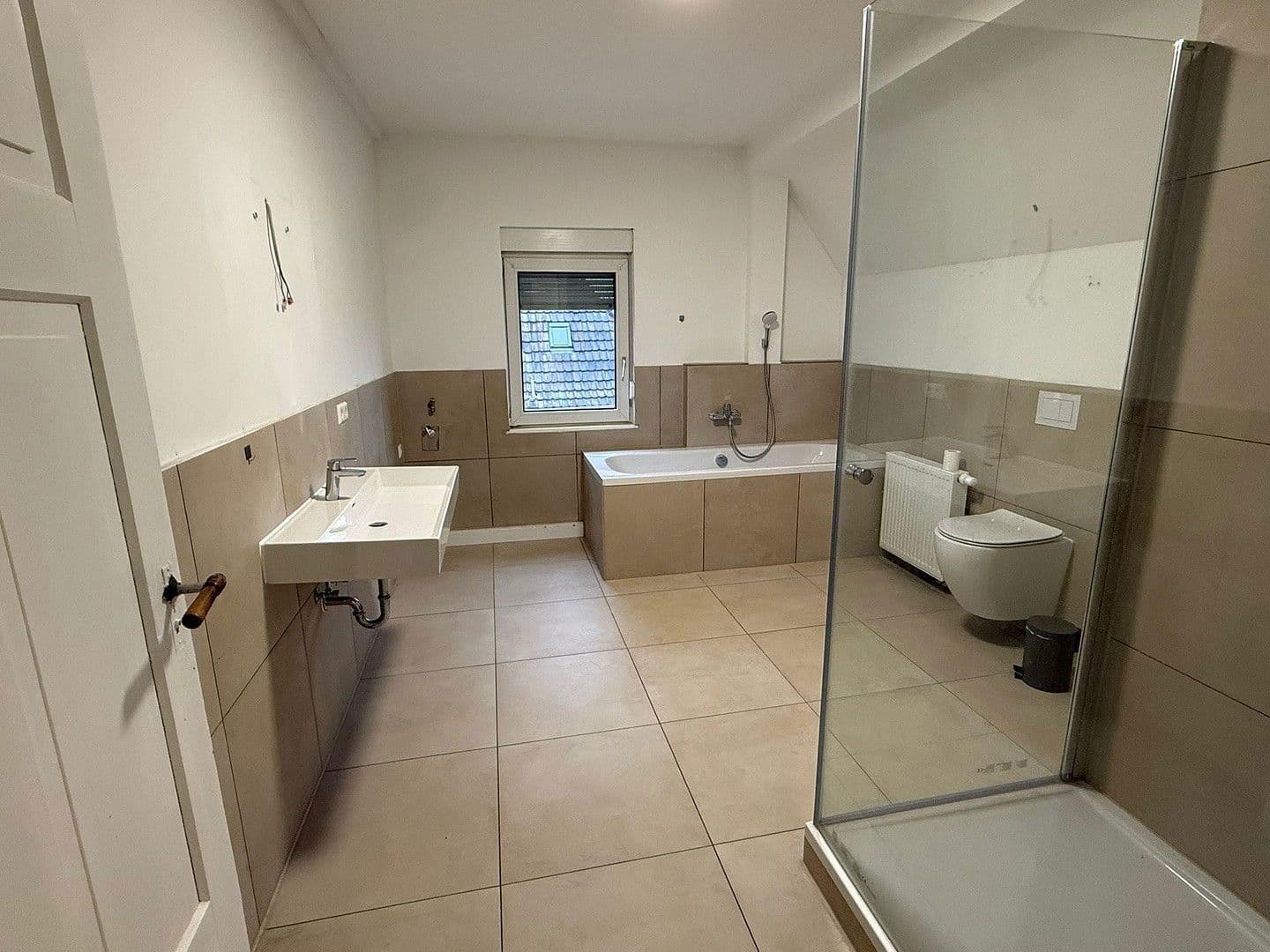 Prenájom bytu 3-izbový 116 m², Herxheim bei Landau/Pfalz, Porýnie-Falcko Prenájom bytu 3-izbový 116 m², Herxheim bei Landau/Pfalz, Porýnie-Falcko