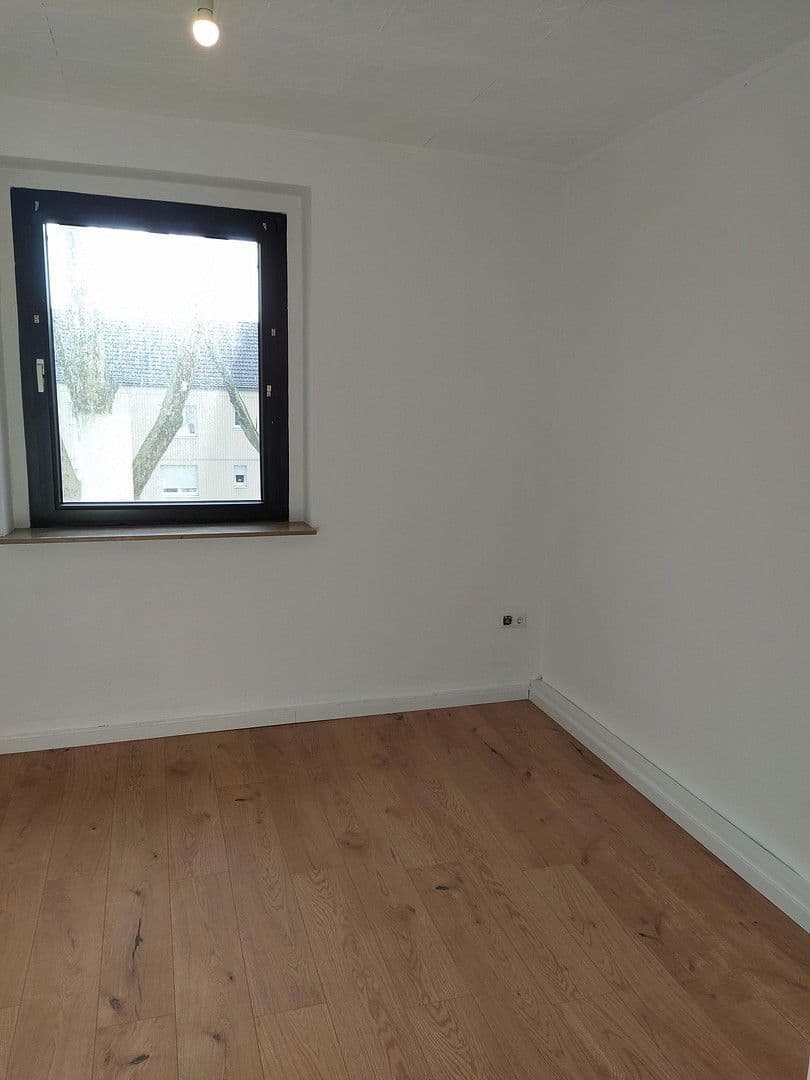 Prenájom bytu 3-izbový 65 m², Zeppelinstraße 139, Mönchengladbach, Severné Porýnie - Westfálsko Prenájom bytu 3-izbový 65 m², Zeppelinstraße 139, Mönchengladbach, Severné Porýnie - Westfálsko