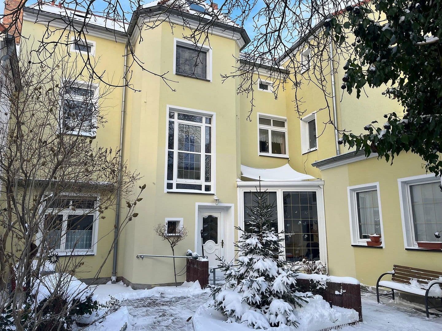 Predaj domu 588 m², pozemek 631 m², Doberlug-Kirchhain, Brandenbursko Predaj domu 588 m², pozemek 631 m², Doberlug-Kirchhain, Brandenbursko