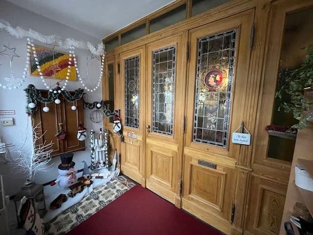 Predaj domu 588 m², pozemek 631 m², Doberlug-Kirchhain, Brandenbursko Predaj domu 588 m², pozemek 631 m², Doberlug-Kirchhain, Brandenbursko