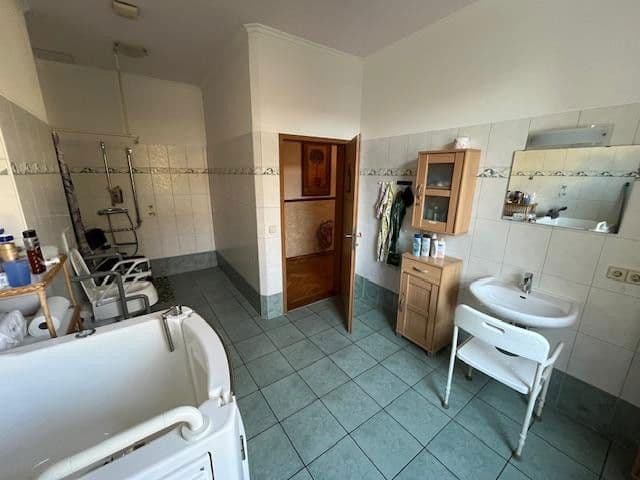 Predaj domu 588 m², pozemek 631 m², Doberlug-Kirchhain, Brandenbursko Predaj domu 588 m², pozemek 631 m², Doberlug-Kirchhain, Brandenbursko