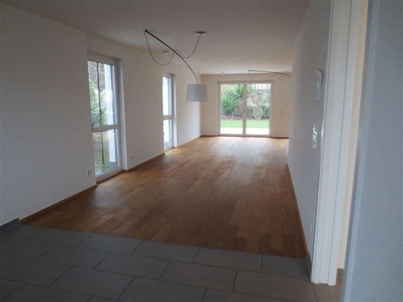 Prenájom domu 189 m², pozemek 343 m², Im Brünnel 26A, Hirschberg an der Bergstraße, Bádensko-Wurttembersko Prenájom domu 189 m², pozemek 343 m², Im Brünnel 26A, Hirschberg an der Bergstraße, Bádensko-Wurttembersko