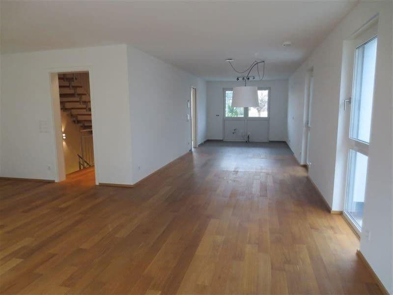 Prenájom domu 189 m², pozemek 343 m², Im Brünnel 26A, Hirschberg an der Bergstraße, Bádensko-Wurttembersko Prenájom domu 189 m², pozemek 343 m², Im Brünnel 26A, Hirschberg an der Bergstraße, Bádensko-Wurttembersko