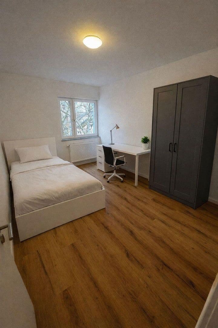 Prenájom bytu 1-izbový 18 m², Mannheim, Bádensko-Wurttembersko Prenájom bytu 1-izbový 18 m², Mannheim, Bádensko-Wurttembersko