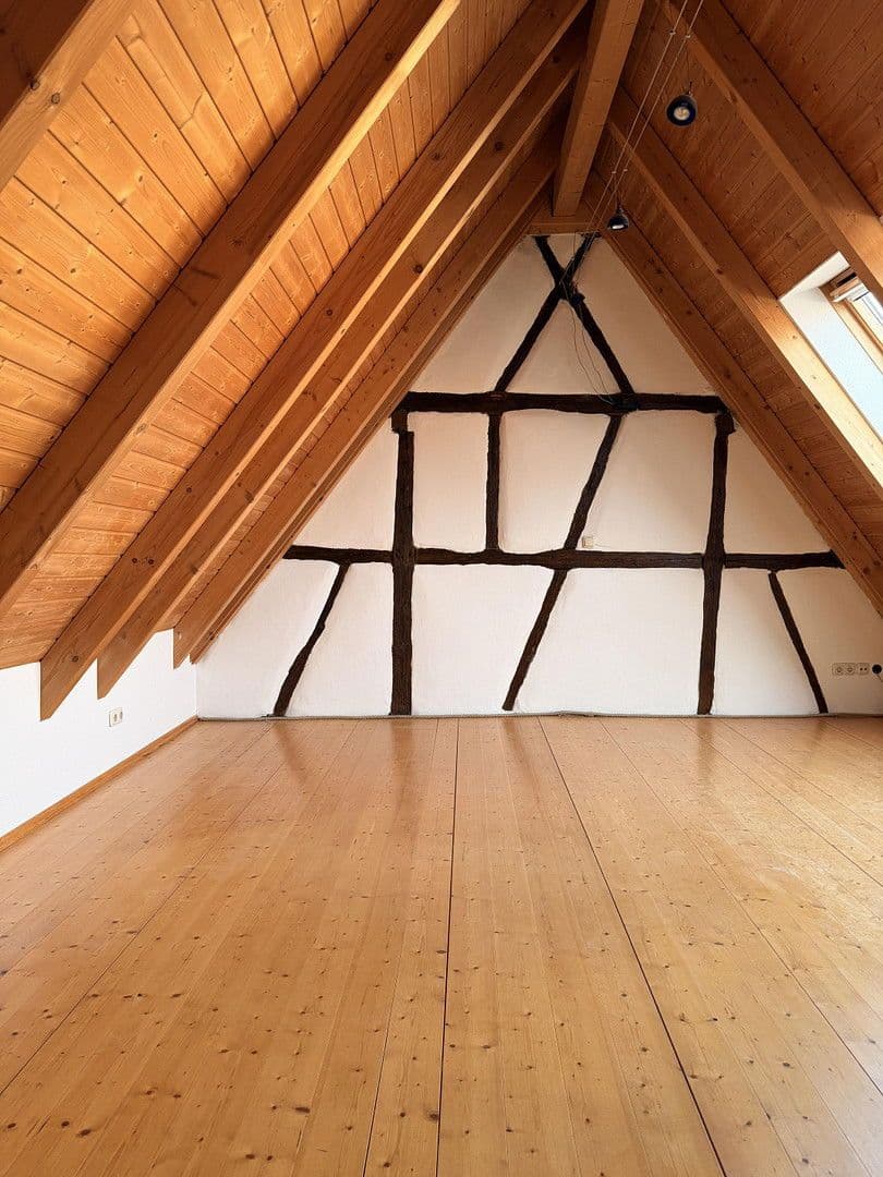 Prenájom bytu 6-izbový 121 m², Weinheim, Bádensko-Wurttembersko Prenájom bytu 6-izbový 121 m², Weinheim, Bádensko-Wurttembersko