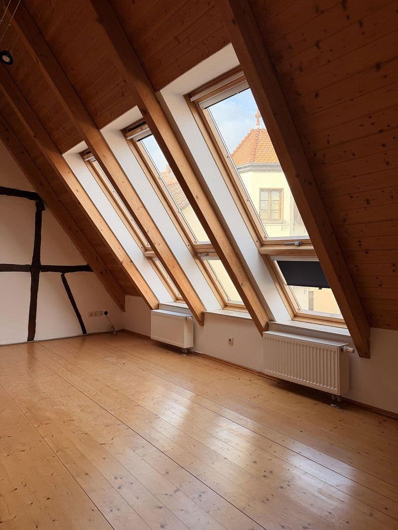 Prenájom bytu 6-izbový 121 m², Weinheim, Bádensko-Wurttembersko Prenájom bytu 6-izbový 121 m², Weinheim, Bádensko-Wurttembersko