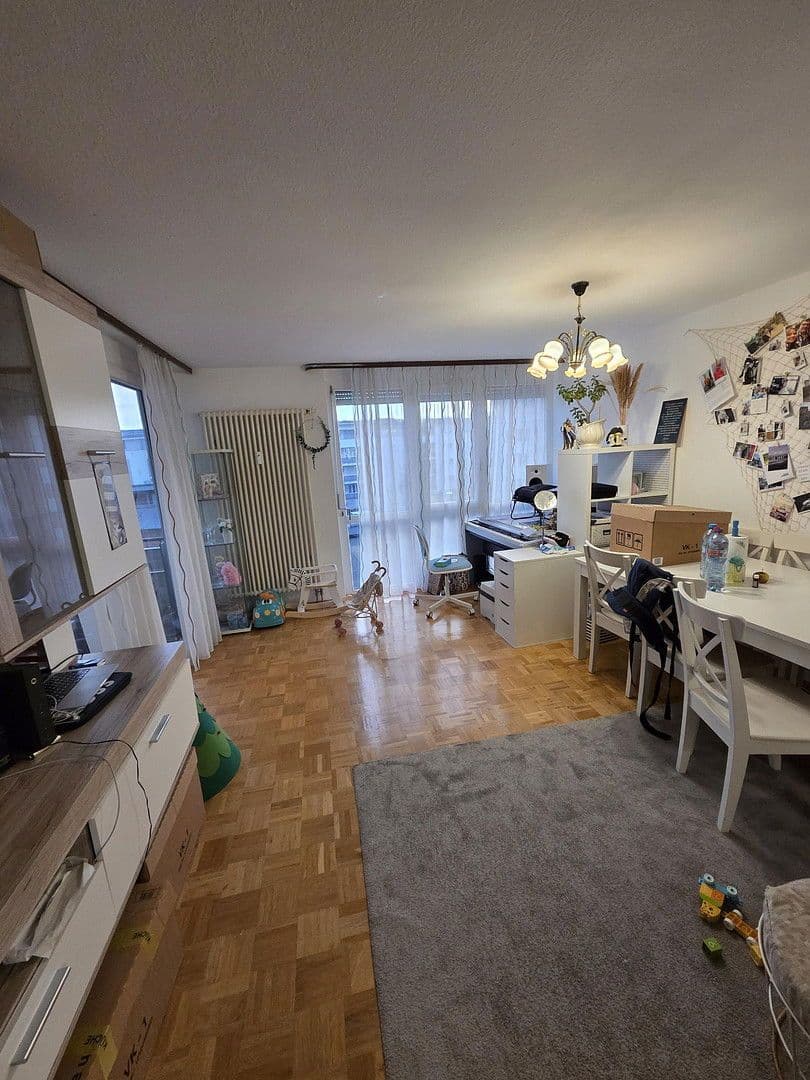 Prenájom bytu 2-izbový 60 m², Walter-Gropius-Str. 3, Reutlingen, Bádensko-Wurttembersko Prenájom bytu 2-izbový 60 m², Walter-Gropius-Str. 3, Reutlingen, Bádensko-Wurttembersko