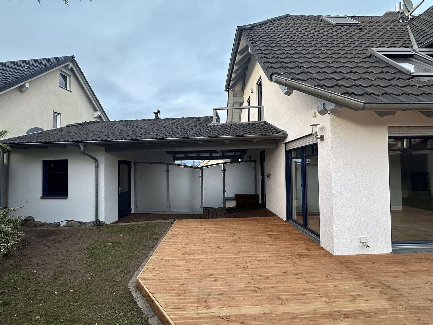 Predaj domu 310 m², pozemek 576 m², St. Leon-Rot, Bádensko-Wurttembersko Predaj domu 310 m², pozemek 576 m², St. Leon-Rot, Bádensko-Wurttembersko