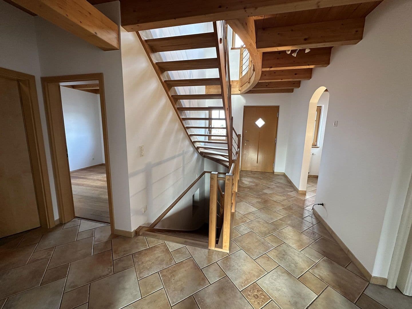 Predaj domu 310 m², pozemek 576 m², St. Leon-Rot, Bádensko-Wurttembersko Predaj domu 310 m², pozemek 576 m², St. Leon-Rot, Bádensko-Wurttembersko