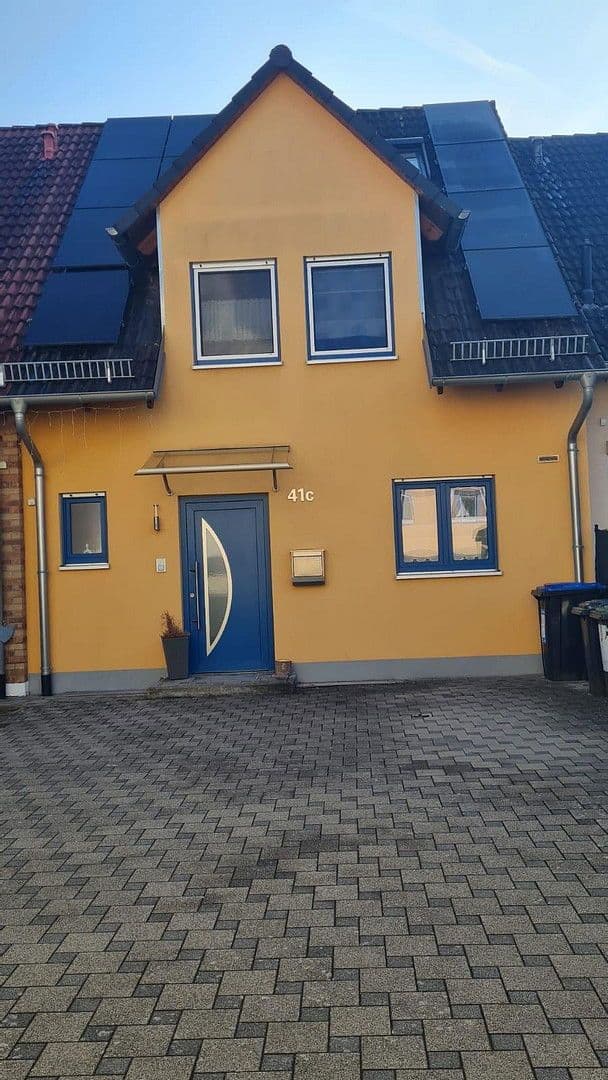 Predaj domu 138 m², pozemek 231 m², Karlsruhe, Bádensko-Wurttembersko Predaj domu 138 m², pozemek 231 m², Karlsruhe, Bádensko-Wurttembersko