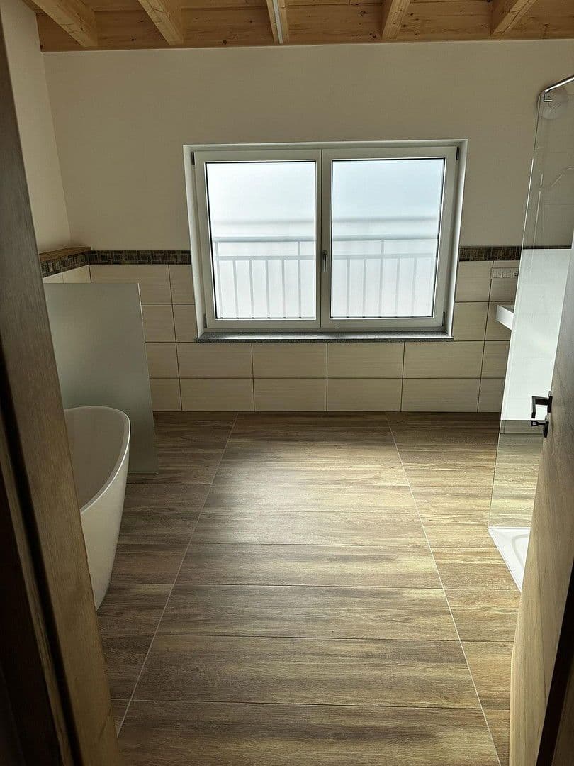 Prenájom domu 130 m², pozemek 337 m², Winzer, Bavorsko Prenájom domu 130 m², pozemek 337 m², Winzer, Bavorsko