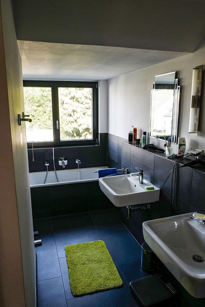 Prenájom domu 125 m², pozemek 405 m², Meerbusch, Severné Porýnie - Westfálsko Prenájom domu 125 m², pozemek 405 m², Meerbusch, Severné Porýnie - Westfálsko