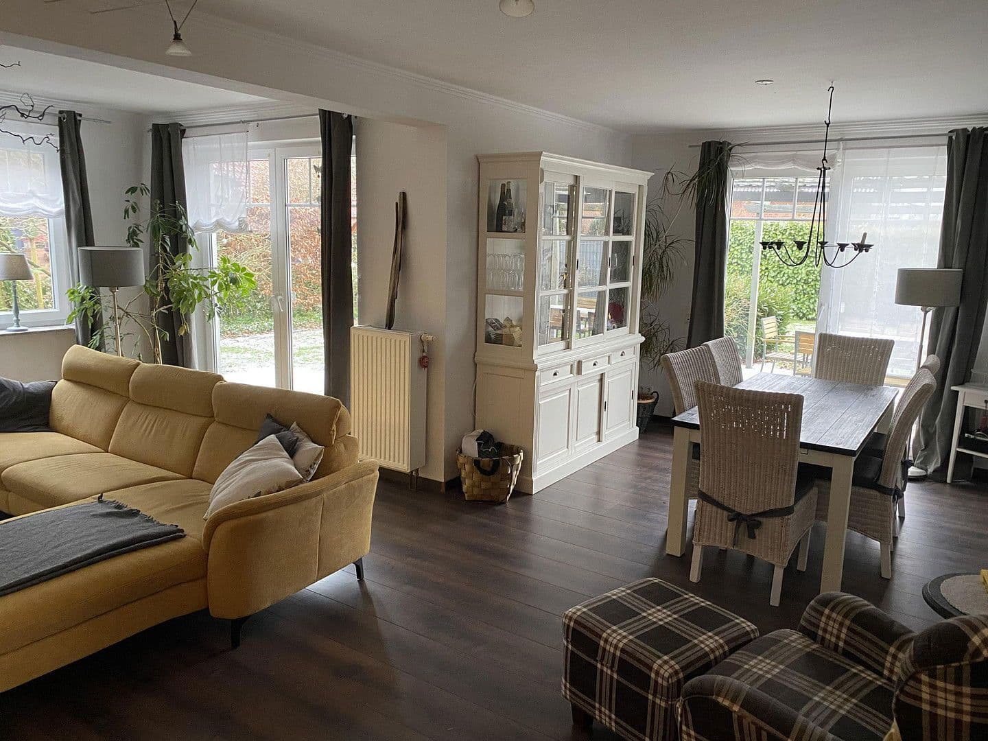 Predaj domu 138 m², pozemek 651 m², Tostedt, Dolné Sasko Predaj domu 138 m², pozemek 651 m², Tostedt, Dolné Sasko