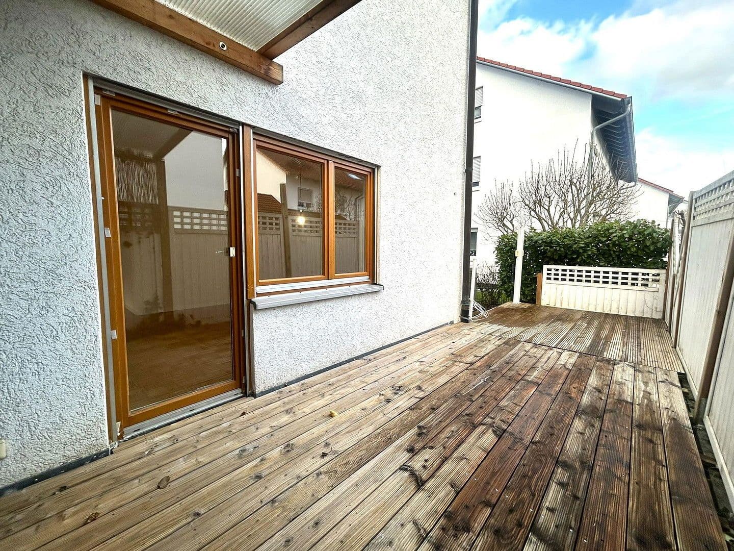 Prenájom bytu 3-izbový 83 m², Laichingen, Bádensko-Wurttembersko Prenájom bytu 3-izbový 83 m², Laichingen, Bádensko-Wurttembersko