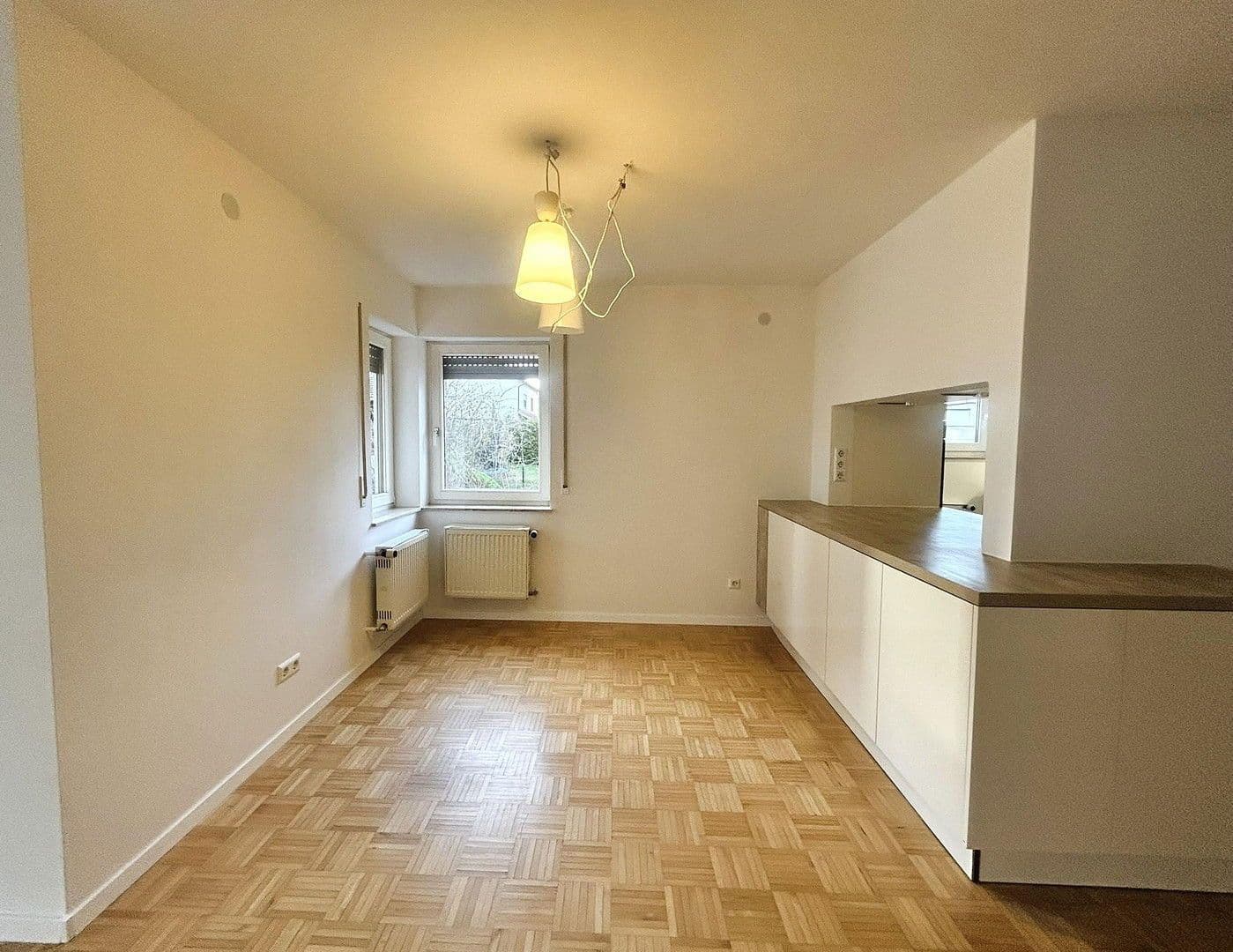Prenájom bytu 3-izbový 83 m², Laichingen, Bádensko-Wurttembersko Prenájom bytu 3-izbový 83 m², Laichingen, Bádensko-Wurttembersko